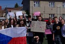 Studenti Gymnázia Velké Pavlovice se připojili k walkoutu na podporu veřejnoprávních médií Studenti Gymnázia Velké Pavlovice se připojili k walkoutu na podporu veřejnoprávních médií